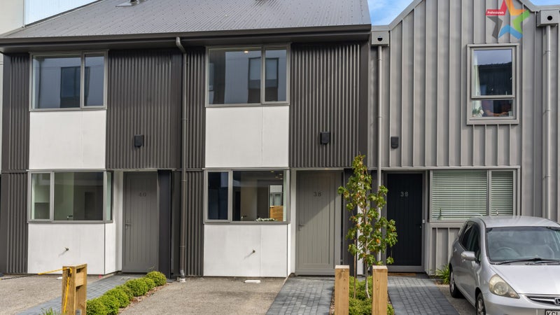 42 John Street, Petone, Lower Hutt - Carousel 1