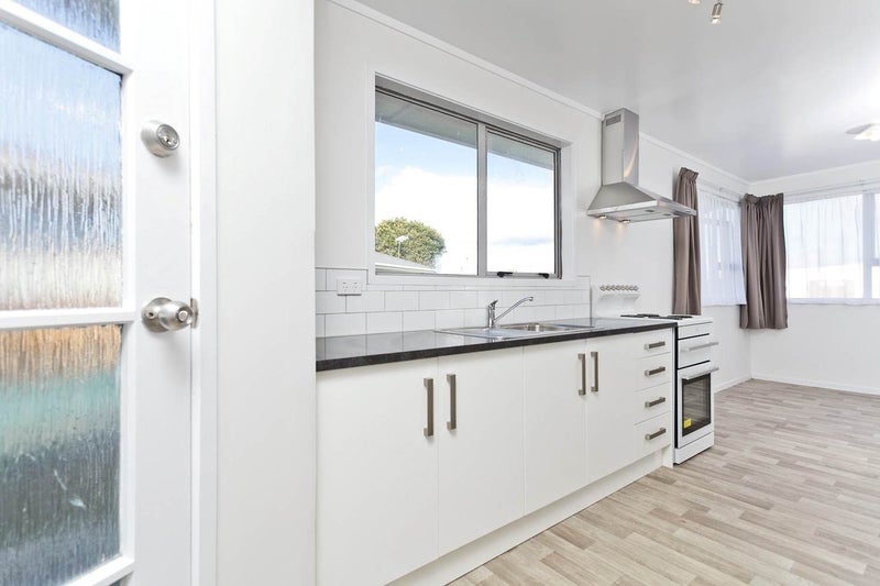 176 Mahia Road, Wattle Downs, Auckland - Carousel 2