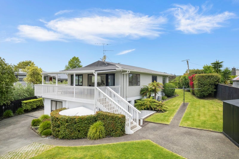 24 School Road, Riverhead, Riverhead - Carousel 1