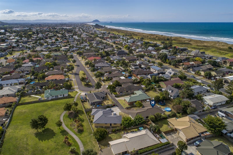 89 Katerini Grove, Papamoa Beach, Papamoa - Carousel 1
