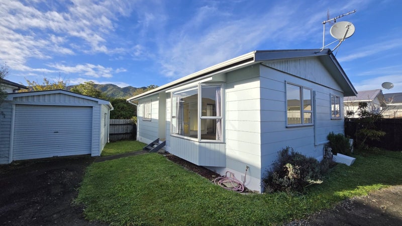 6A Awamutu Grove, Waiwhetu, Lower Hutt - Carousel 1