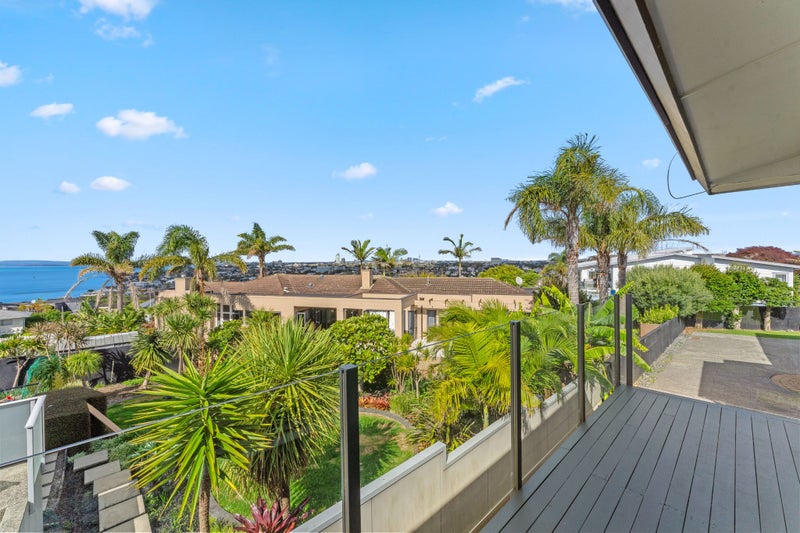 1/64 Seaview Road, Castor Bay, Auckland - Carousel 2