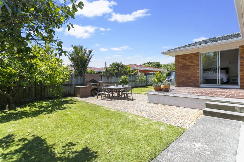 14 Chipping Dale, Mangere Bridge, Auckland - Carousel 1