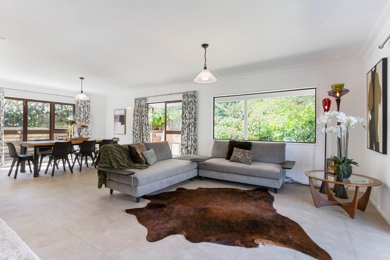 27 Lexington Drive, Botany Downs, Auckland - Carousel 2