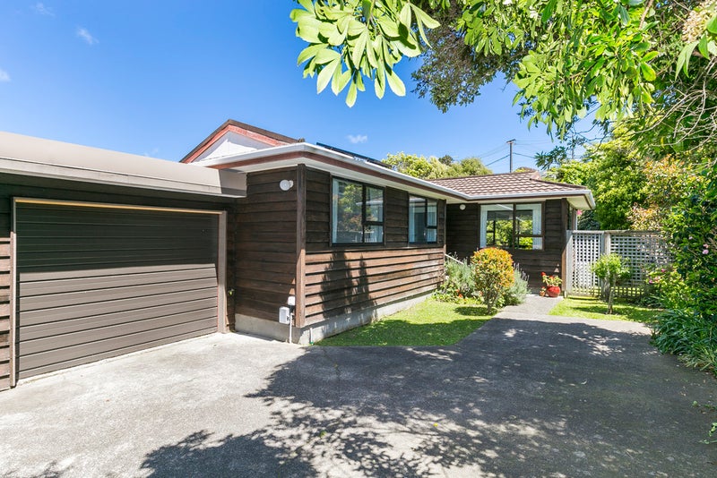 2/61 Delhi Crescent, Khandallah, Wellington - Carousel 1