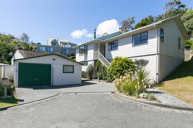 4 Otonga Way, Churton Park, Wellington - Carousel 1