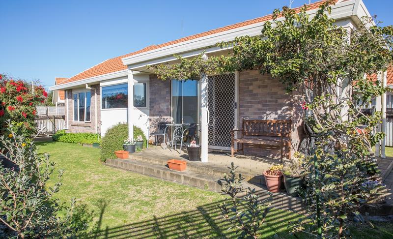 16 Jubilee Drive, Gate Pa, Tauranga - Carousel 1