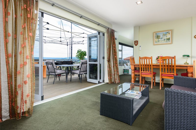 15 Maggie Place, Ohauiti, Tauranga - Carousel 2