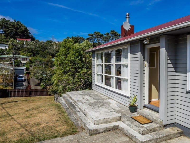 1 Dunmail Way, Newlands, Wellington - Carousel 1