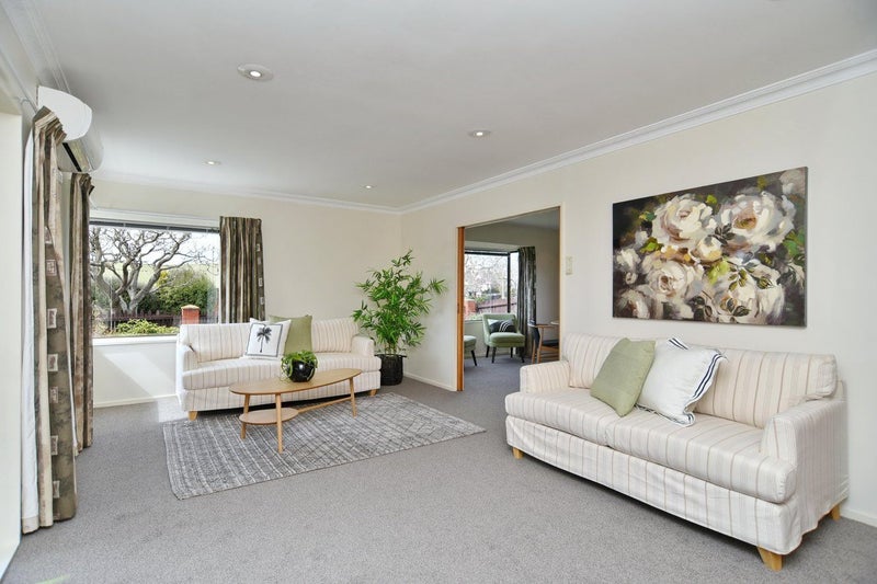 7 Creese Place, Redwood, Christchurch - Carousel 2