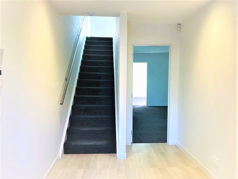 1/14 Rothesay Bay Road, Rothesay Bay, Auckland - Carousel 2