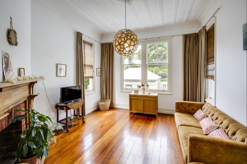 2 Cameron Road, Bluff Hill, Napier - Carousel 1