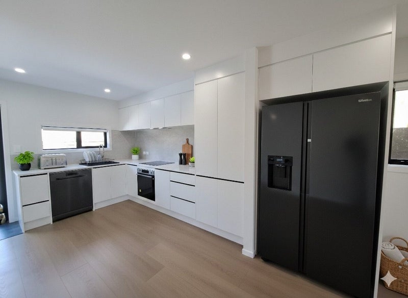72 Ocean View Road, Northcote, Auckland - Carousel 2
