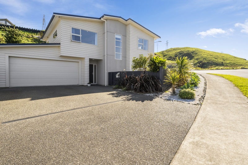 29 Bickerton Rise, Churton Park, Wellington - Carousel 1