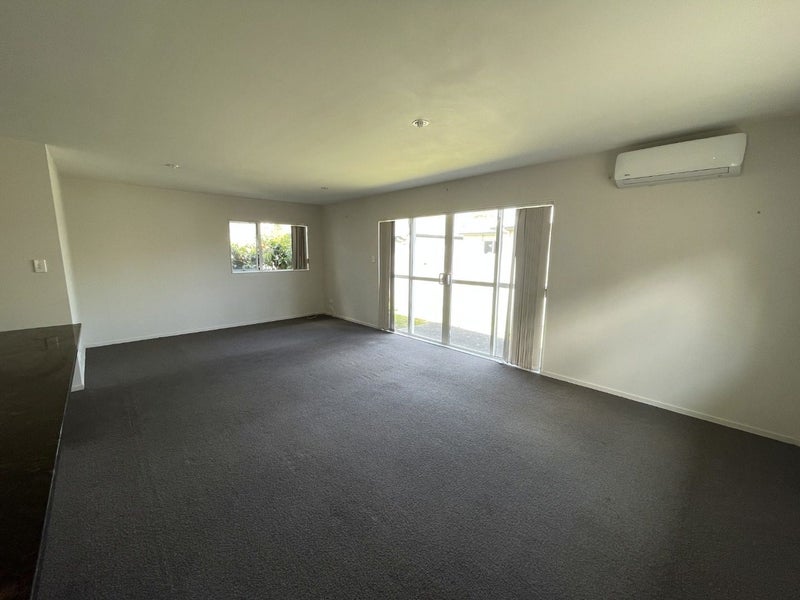 4 Popokatea Drive, Takanini, Auckland - Carousel 2