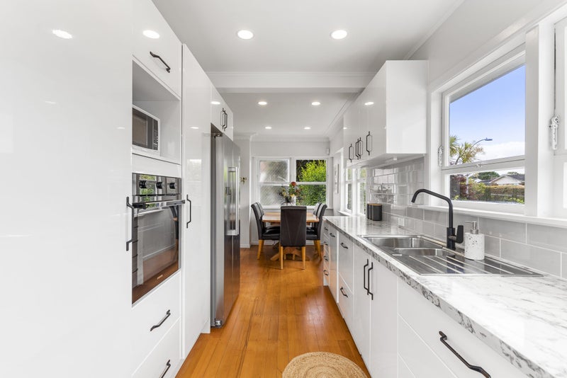 28 Browns Avenue, Pakuranga, Auckland - Carousel 2