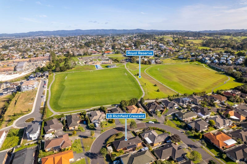 18 Richfield Crescent, Westgate, Auckland - Carousel 2