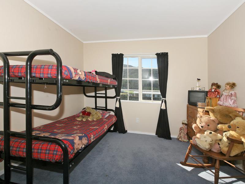 33 Grimsby Grove, Wainuiomata, Lower Hutt - Carousel 22