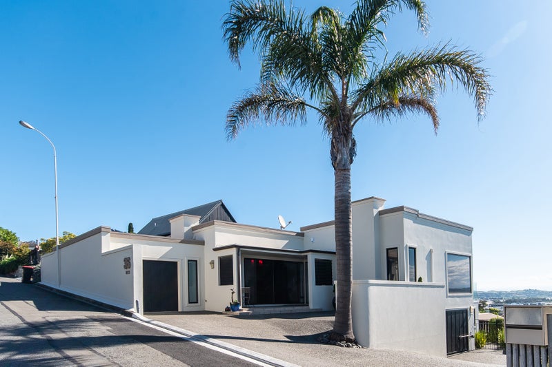 36 Roslyn Road, Bluff Hill, Napier - Carousel 1