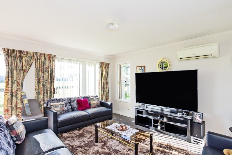 87 Lothian Crescent, Strathern, Invercargill - Carousel 2