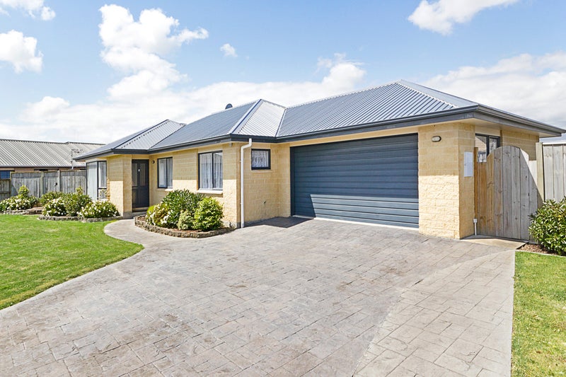 98 Rhodes Drive, Kelvin Grove, Palmerston North - Carousel 1