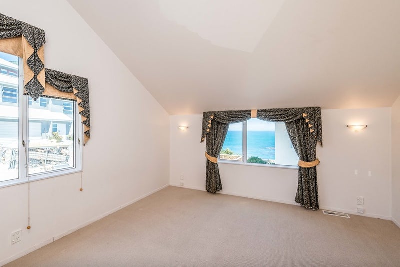 4 Paratu Way, Strathmore Park, Wellington - Carousel 18