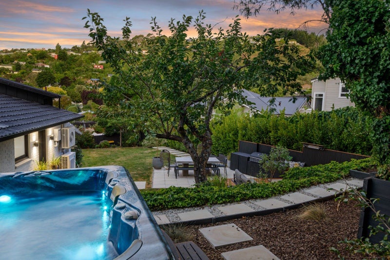 2 Wedgewood Avenue, Cashmere, Christchurch - Carousel 21