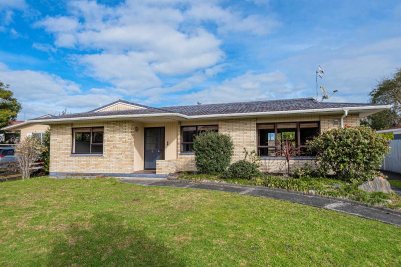 8 Graham Street, One Tree Point - Carousel 24