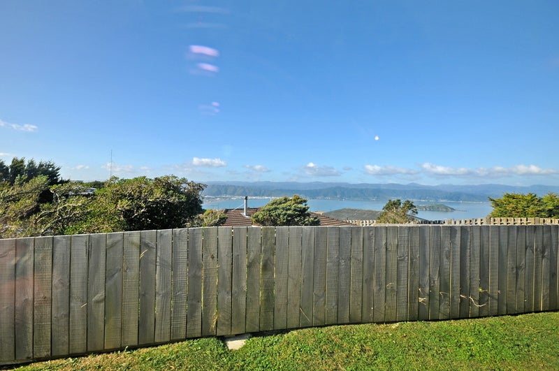120 Glanmire Road, Newlands, Wellington - Carousel 2