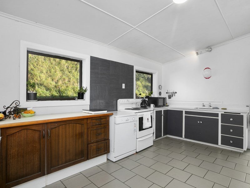 5 Prosser Street, Green Island, Dunedin - Carousel 2