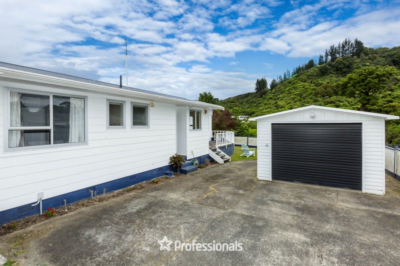 2/71 Gemstone Drive, Birchville, Upper Hutt - Carousel 2