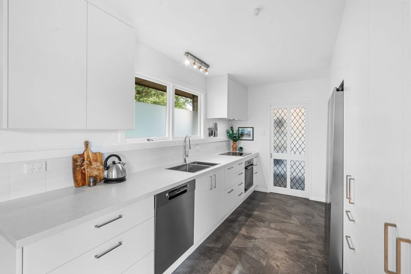 27 Clipper Place, Redwood, Christchurch - Carousel 2