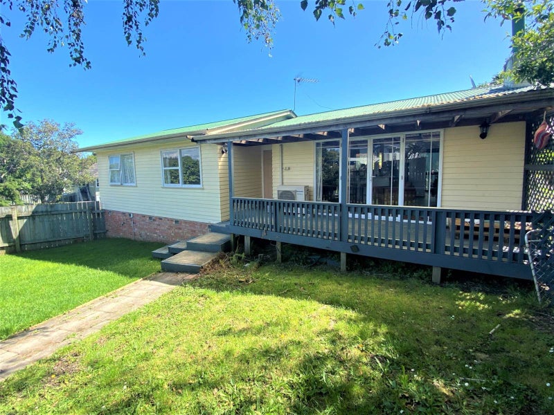 41 La Rosa Street, Green Bay, Auckland - Carousel 2