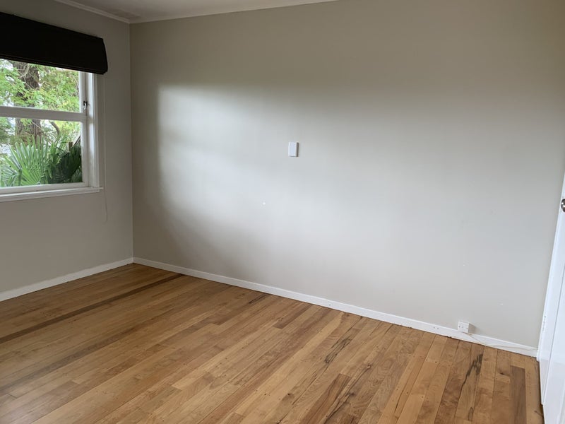 8A Glade Place, Birkenhead, Auckland - Carousel 9