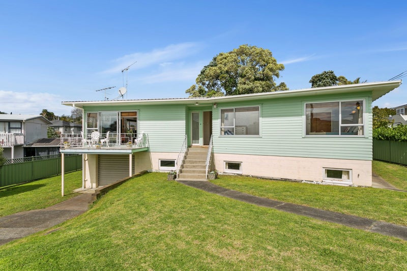 13 Camellia Place, Mount Roskill, Auckland - Carousel 1