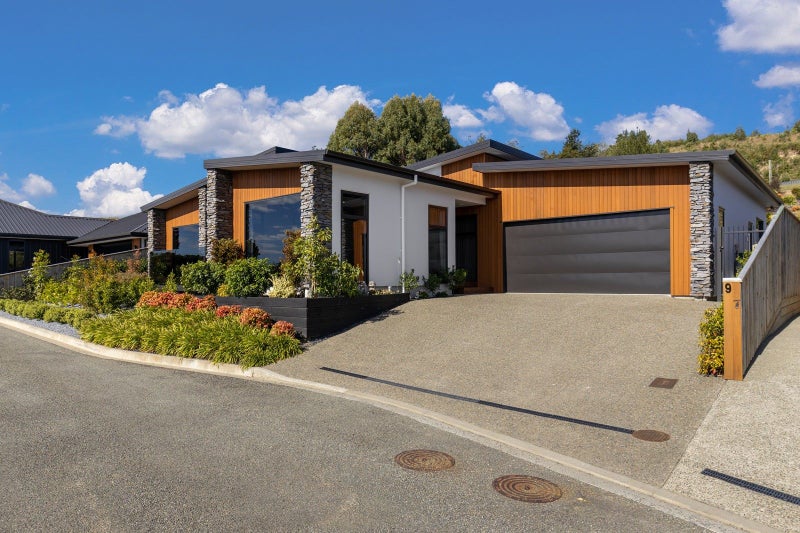 9 Highland Drive, Richmond - Carousel 2