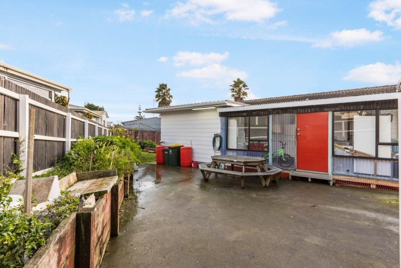 6 Iris Place, Clendon Park, Auckland - Carousel 32