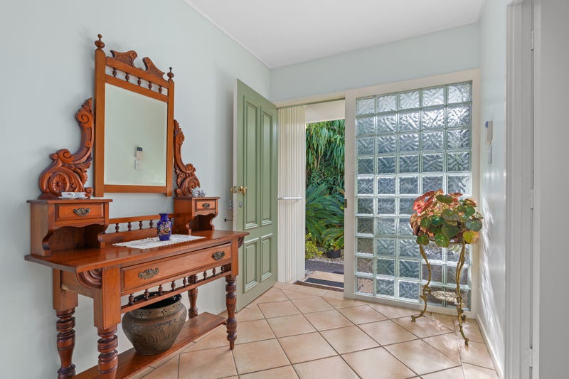 7 McDowell Crescent, Hillcrest, Auckland - Carousel 1