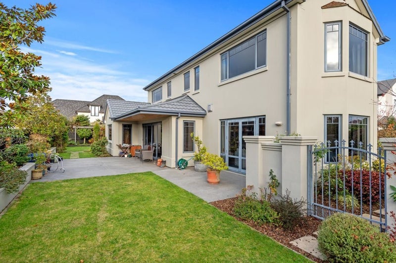 14 Glasnevin Drive, Casebrook, Christchurch - Carousel 2
