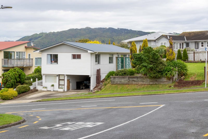 25 Gloaming Hill, Titahi Bay, Porirua - Carousel 14