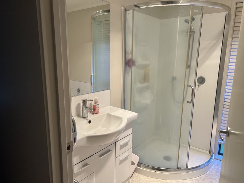 6 Shirley Place, Huntington, Hamilton - Carousel 4