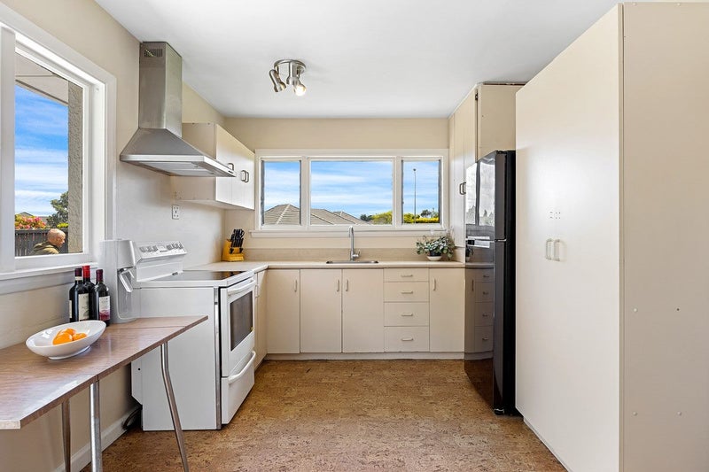 12 Colman Avenue, Sockburn, Christchurch - Carousel 2