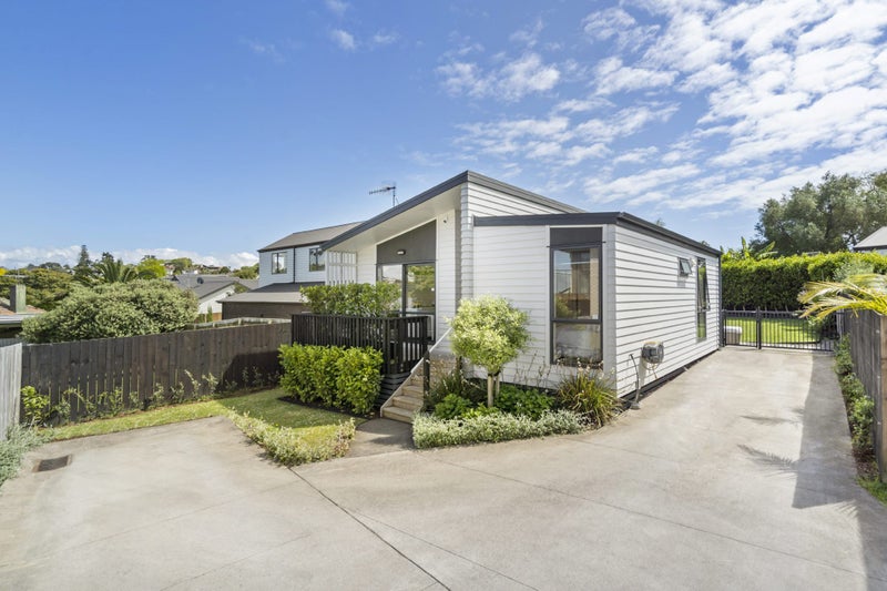 18D Torrington crescent, Glen Innes, Auckland - Carousel 1