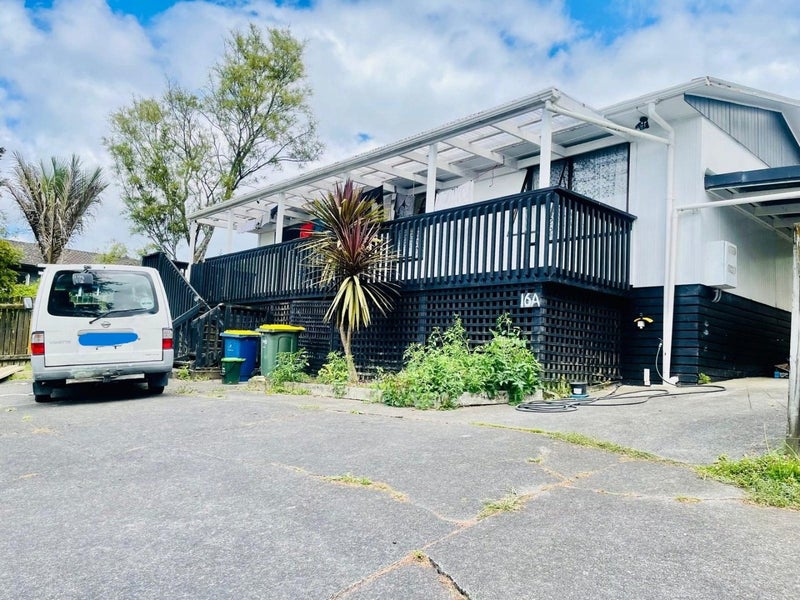 1/16 Sarajevo Place, Massey, Auckland - Carousel 1