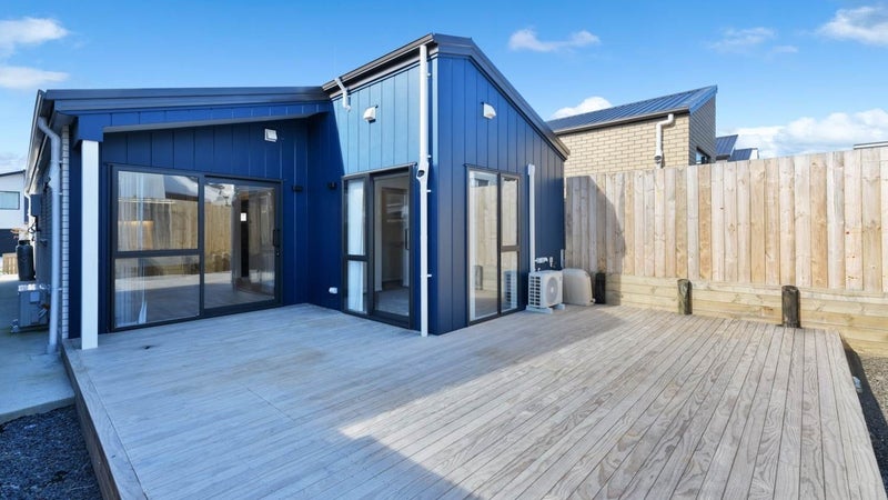 59 Horokaka Street, Massey, Auckland - Carousel 1