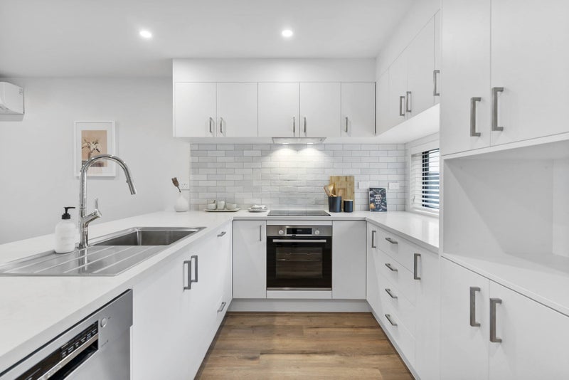 2/35 Garadice Road, Rothesay Bay, Auckland - Carousel 1