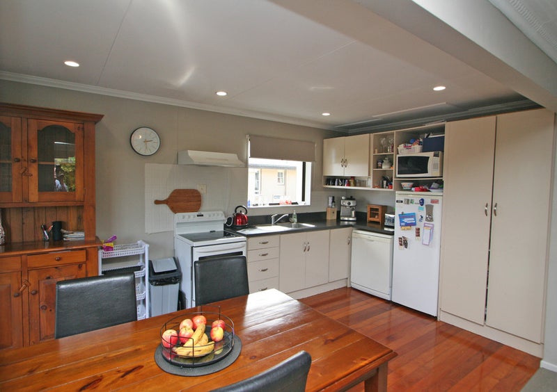 30 Kilmarnock Avenue, Strathern, Invercargill - Carousel 2
