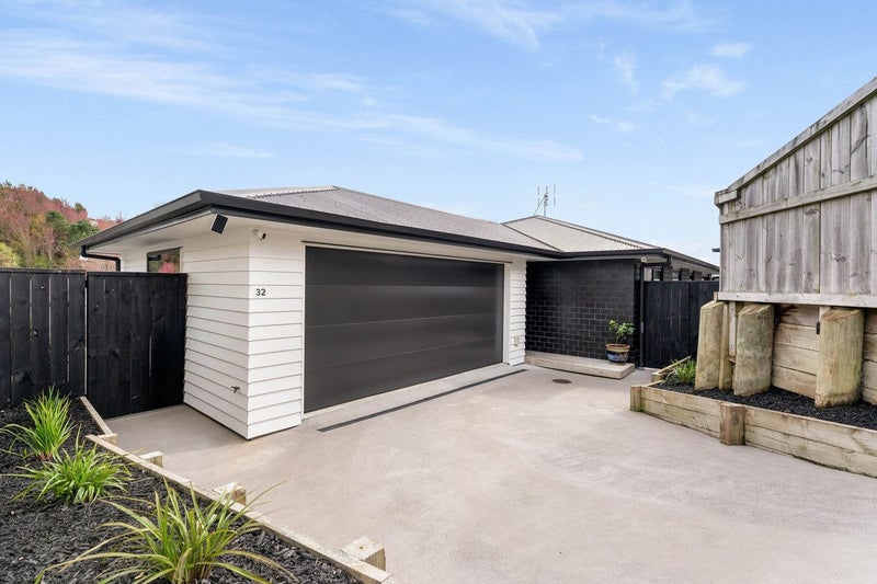 32 Puhirake Crescent, Pyes Pa, Tauranga - Carousel 2