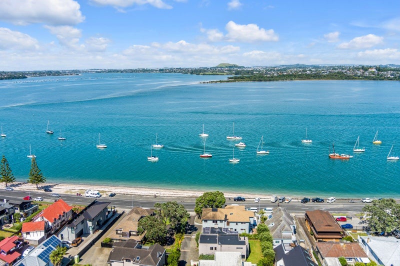 27A The Parade, Bucklands Beach, Auckland - Carousel 30