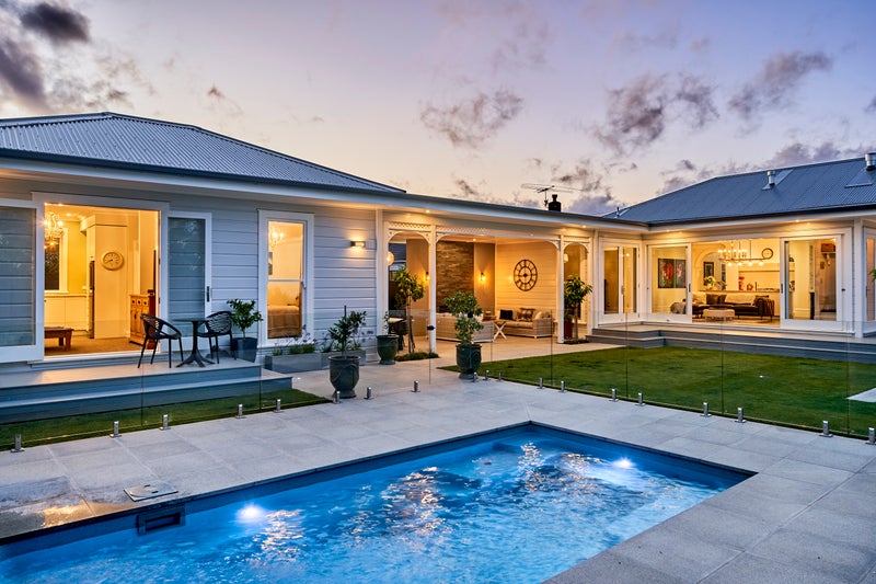 8 Hautana Square, Woburn, Lower Hutt - Carousel 2